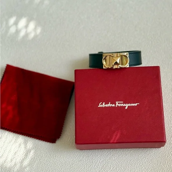 NWOT SALVATORE FERRAGAMO Unisex Black Leather Bracelet Gold  display picture 2